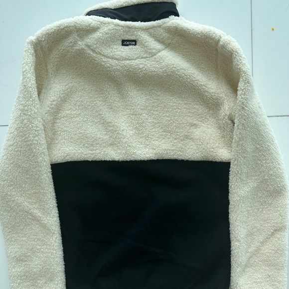 It worn once - Picture 2 of 5